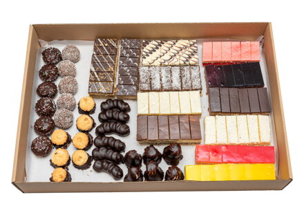 Kolekcia zákuskov 150 ks