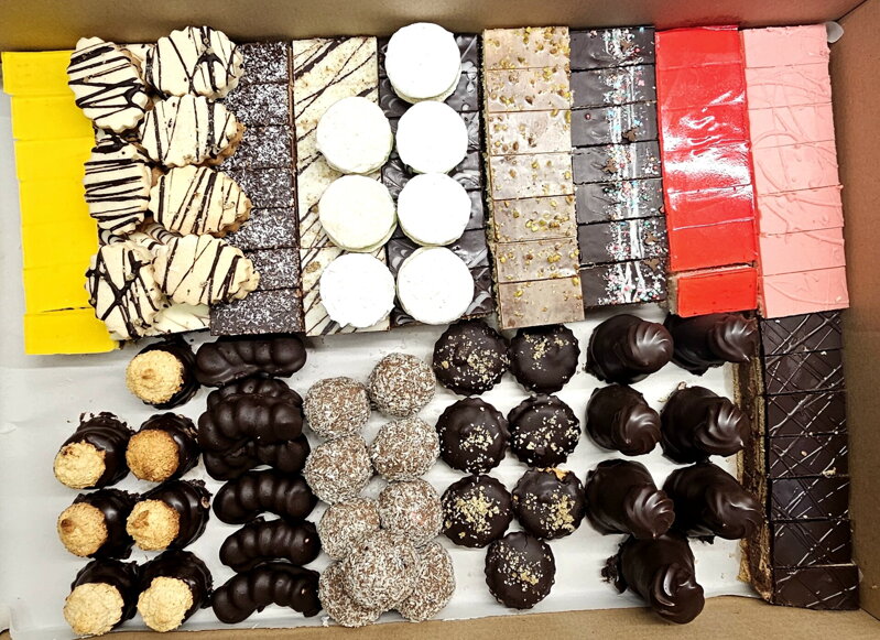 Kolekcia zákuskov 150 ks