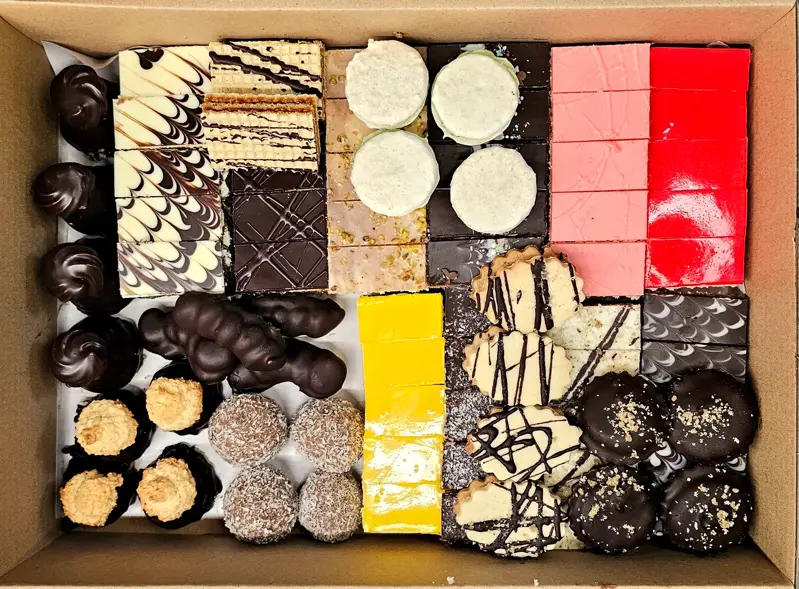 Kolekcia zákuskov 80 ks